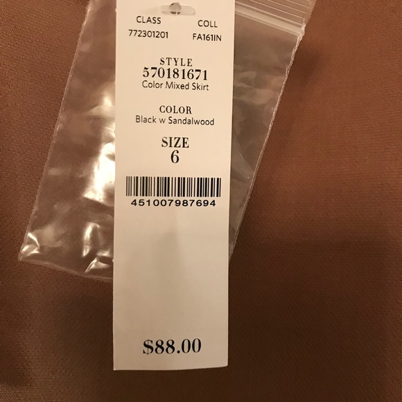 NWT WHBM tan/camel and black skirt. Size 6. - Picture 4 of 8